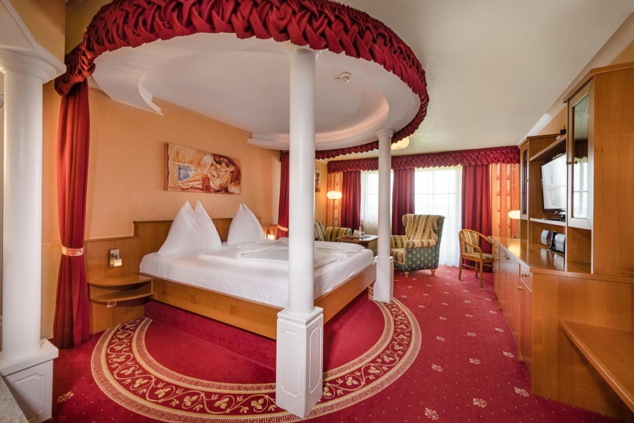 Hotel Winzer Wellness & Kuscheln Санкт-Георген-им-Аттергау Экстерьер фото