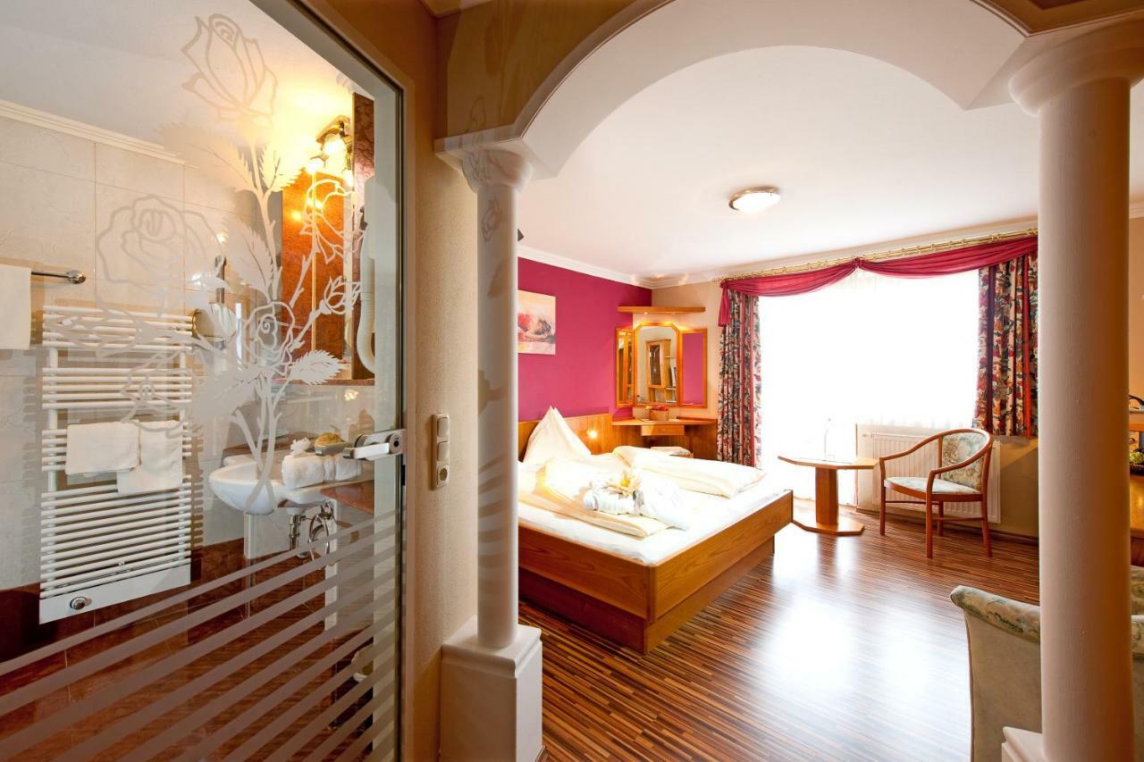 Hotel Winzer Wellness & Kuscheln Санкт-Георген-им-Аттергау Экстерьер фото