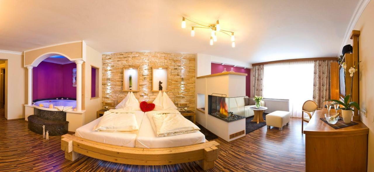 Hotel Winzer Wellness & Kuscheln Санкт-Георген-им-Аттергау Экстерьер фото