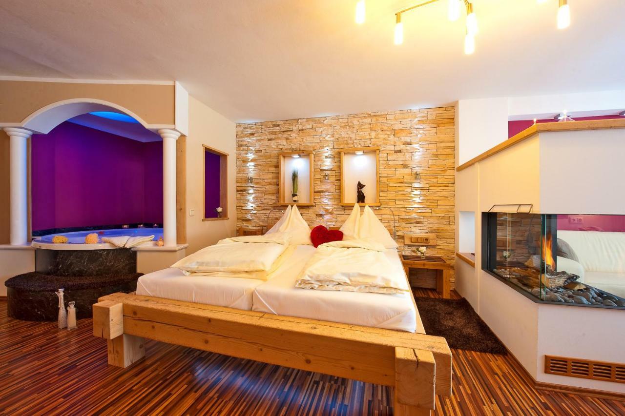 Hotel Winzer Wellness & Kuscheln Санкт-Георген-им-Аттергау Экстерьер фото