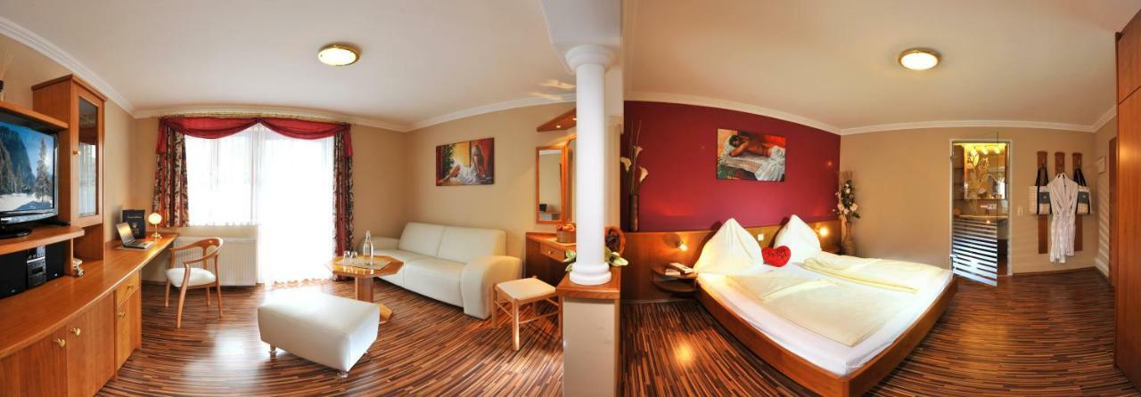 Hotel Winzer Wellness & Kuscheln Санкт-Георген-им-Аттергау Экстерьер фото
