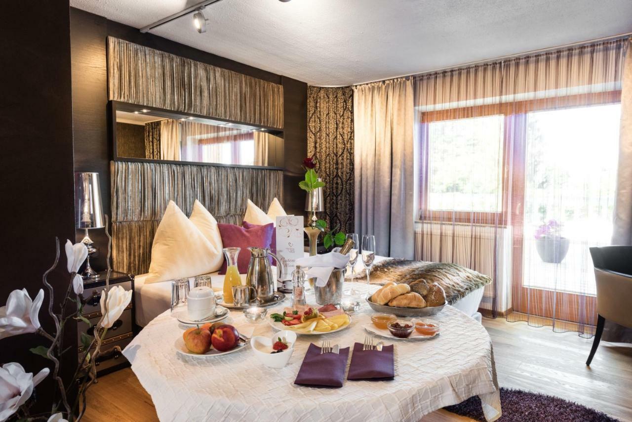 Hotel Winzer Wellness & Kuscheln Санкт-Георген-им-Аттергау Экстерьер фото