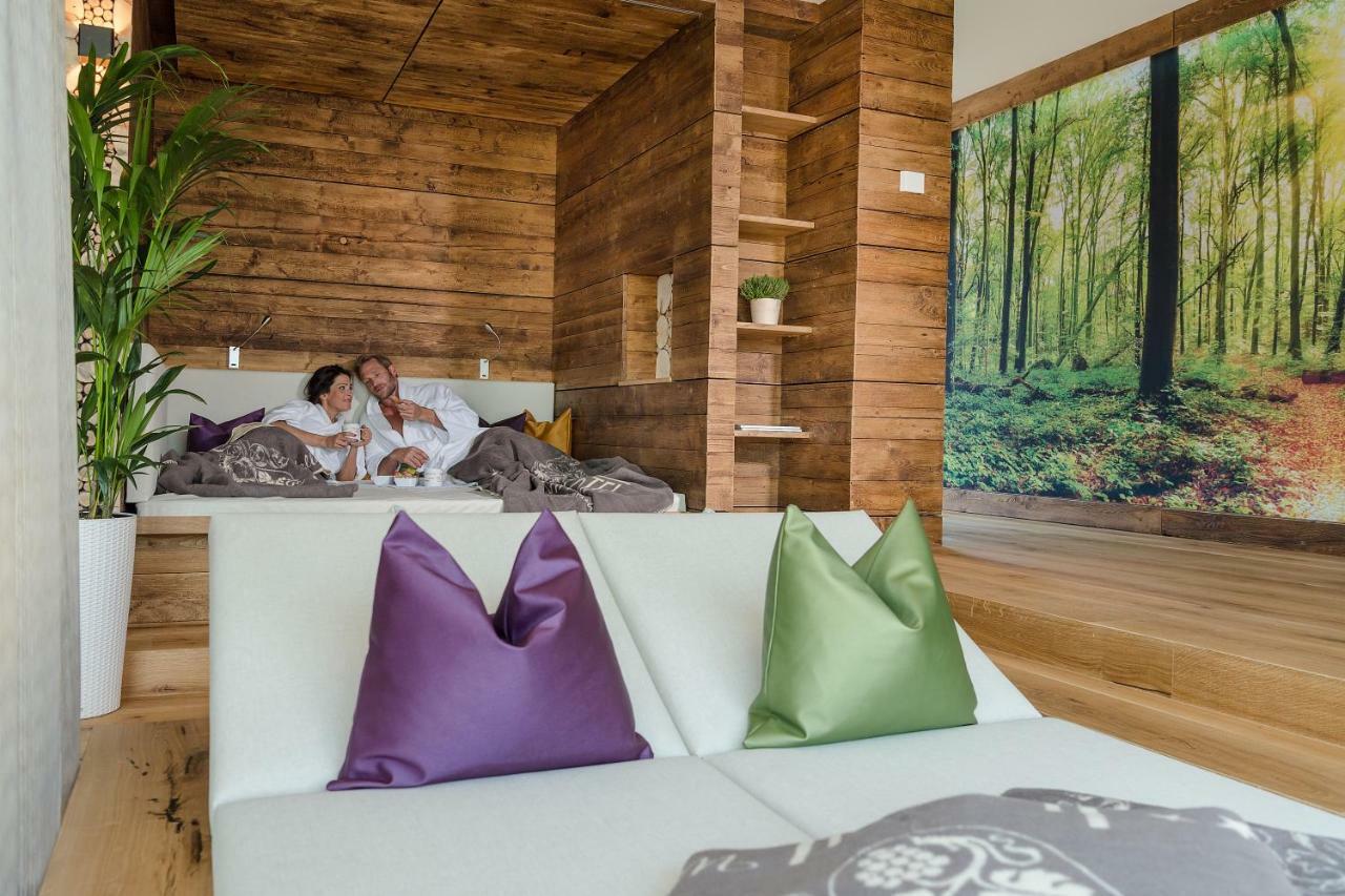 Hotel Winzer Wellness & Kuscheln Санкт-Георген-им-Аттергау Экстерьер фото
